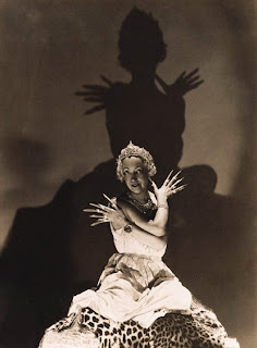 ELSIE EN EL TEATRO