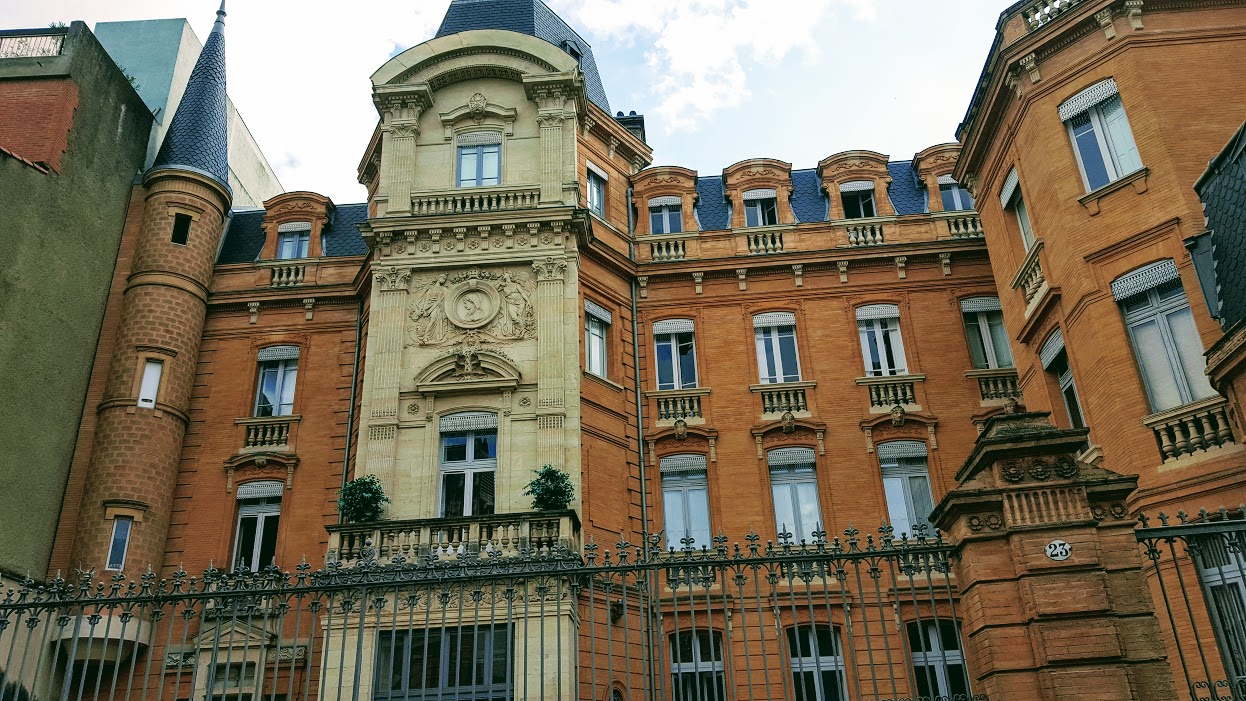 TOULOUSE 8